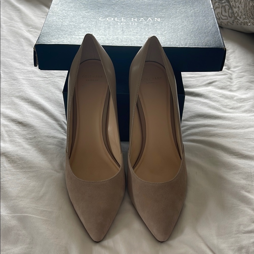 Cole Haan leather and suede low pump, excellentt condition